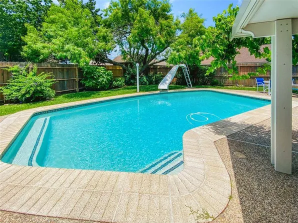1701 S Park Side Dr, Deer Park, TX 77536