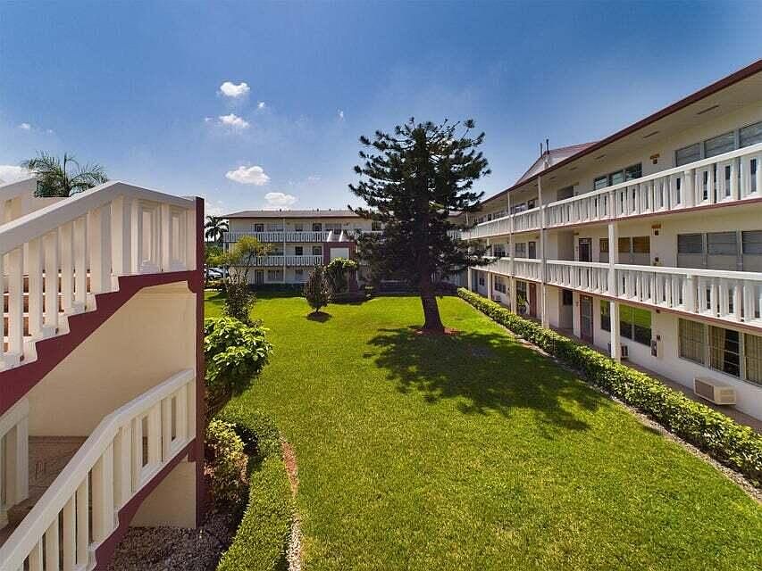 2nd image of 524 Fanshaw M