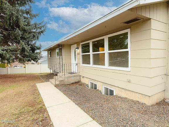 4th image of 216 N 65th Ave
