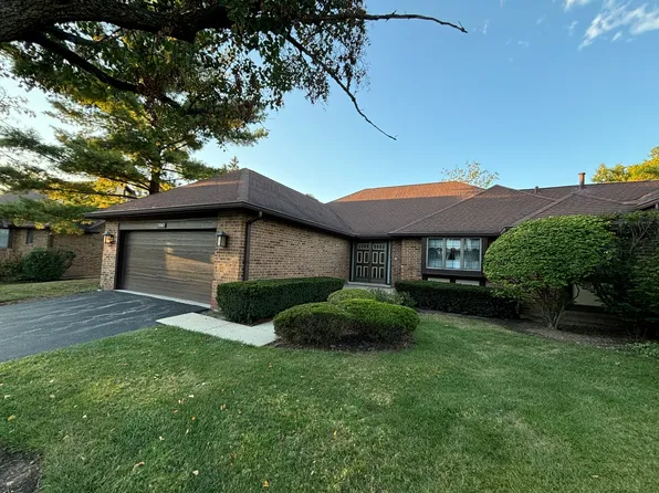 7716 Golf Dr, Palos Heights, IL 60463