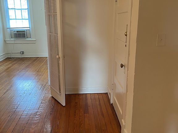 3rd image of 3025 Ellwood Ave APT C