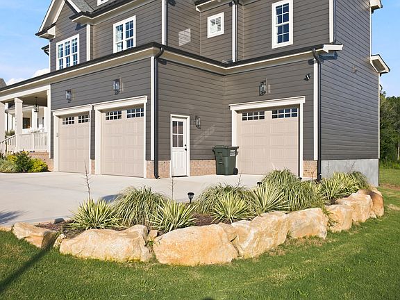 3rd image of 1045 Azalea Garden Cir