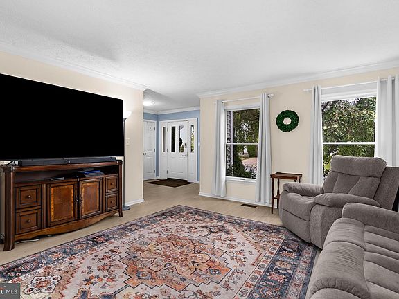 5th image of 3306 Trellis Ln