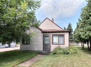 623 15th St N, Moorhead, MN 56560