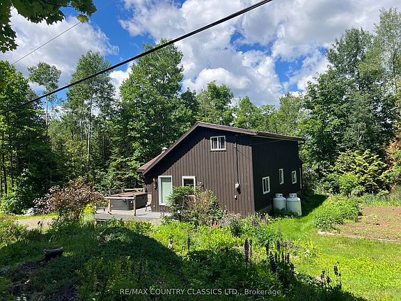 4th image of 1322 A Weslemkoon Lake Rd