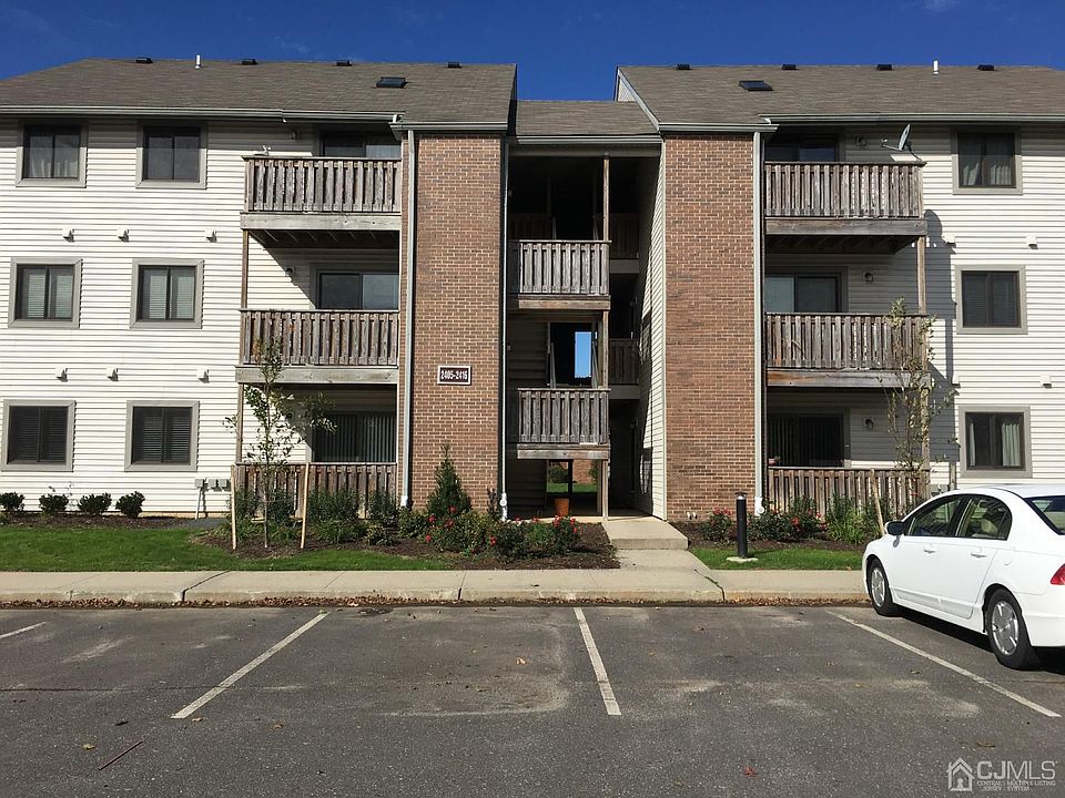 1st image of 2412 Ravens Crest Dr