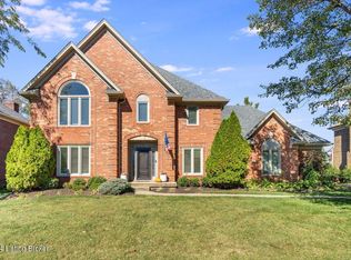 8325 Regency Woods Way, Louisville, KY 40220