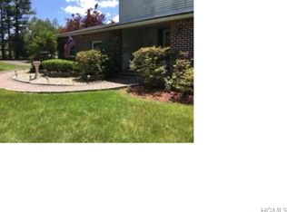 27 Christmas Hill Rd, Airmont, NY 10952