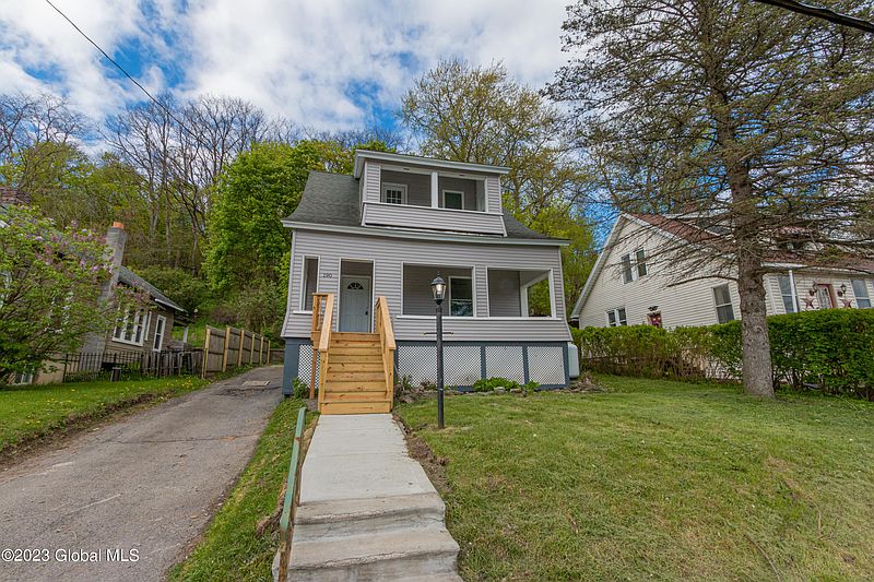 3rd image of 190 Chapman Drive