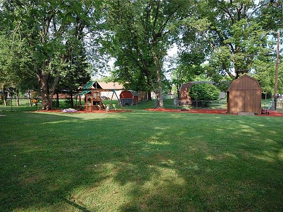 2nd image of 1818 N Bluewater Ct