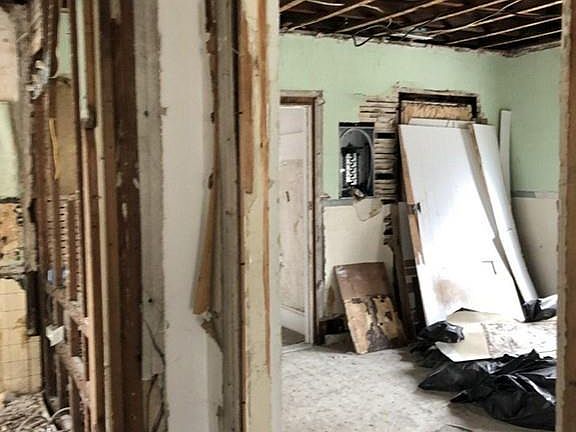 4th image of 153 Westford St