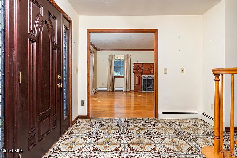 4th image of 1245 Viewmont Drive