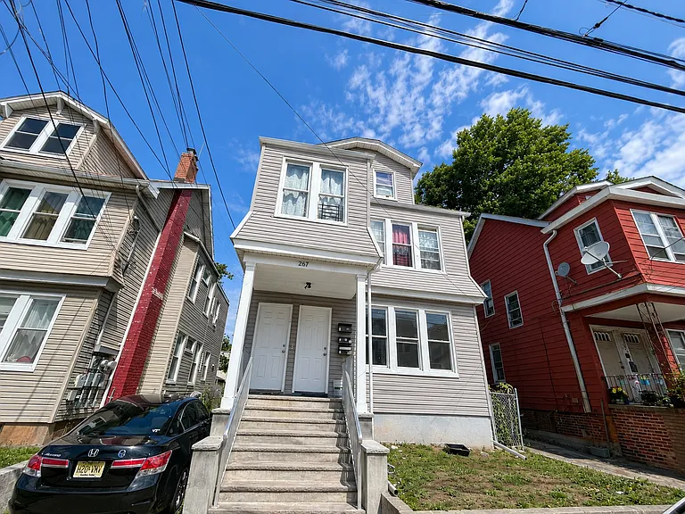 267 Clinton Pl — Photo 6