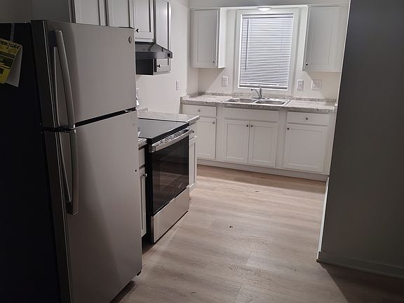 3rd image of 403 1st Ave SE #1
