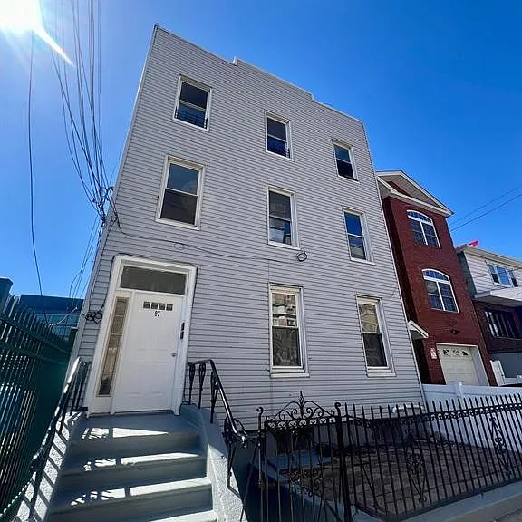 97 Saint Pauls Ave #2 — Photo 21