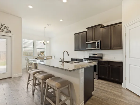 2817 Half Moon Rd, Aubrey, TX 76227