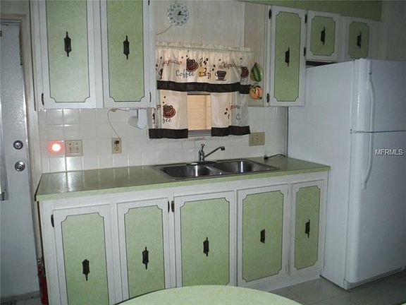 4th image of 124 Beechwood Dr #5