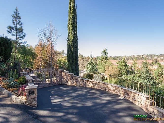 1st image of 1430 Valle Grande