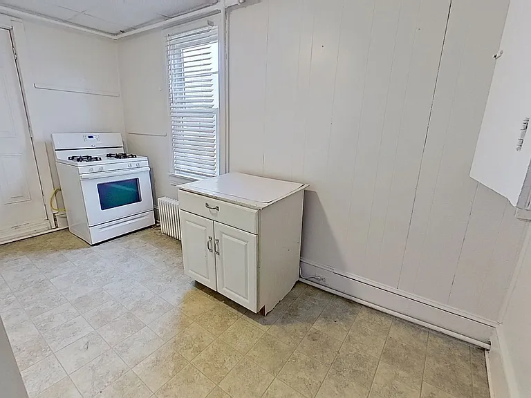 31 E High St #2 — Photo 3