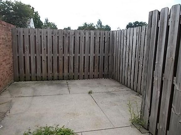 3rd image of 105 E Ticonderoga Dr #8-A