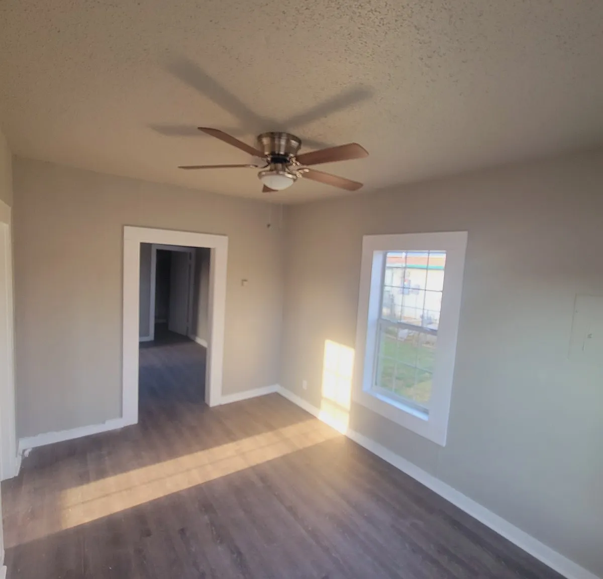 2 bed, 660 sqft, $1,050 — Photo 2