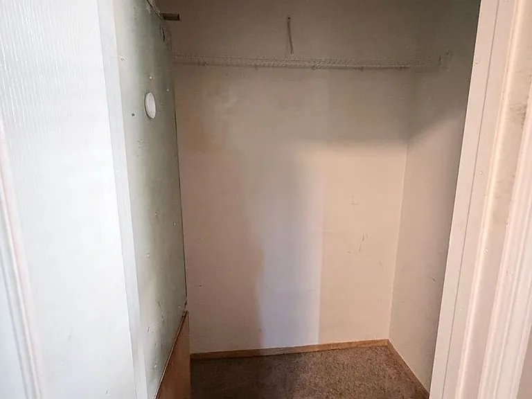 1031 Hartford St — Photo 41