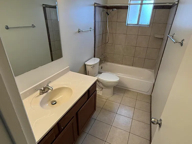434 N Hunt Dr — Photo 7