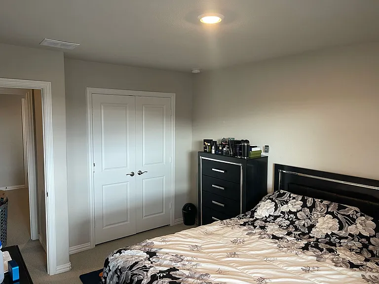 Upstairs Bedroom 2