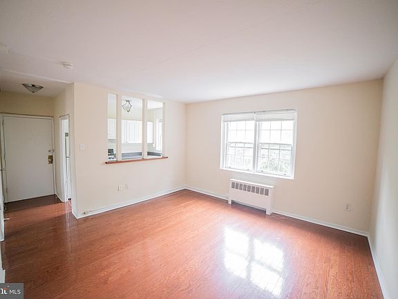 3rd image of 671 Franklin Pl APT C