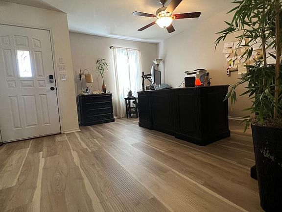 3rd image of 24711 Magnolia Fls