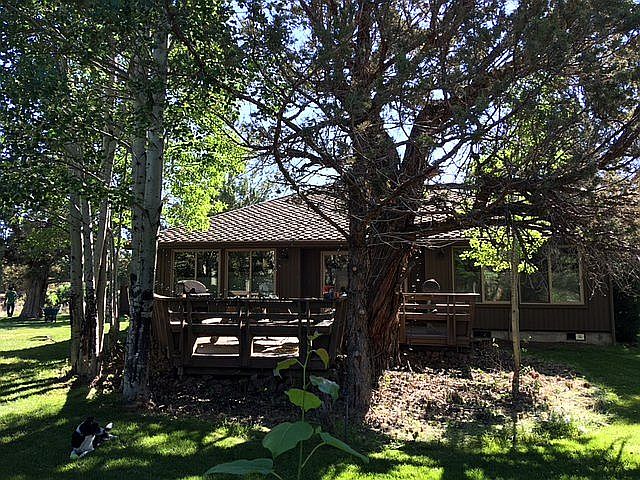 2.4 acres, borders blm