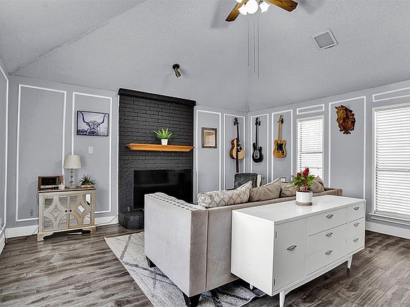 2nd image of 1028 Willowbrook Trl