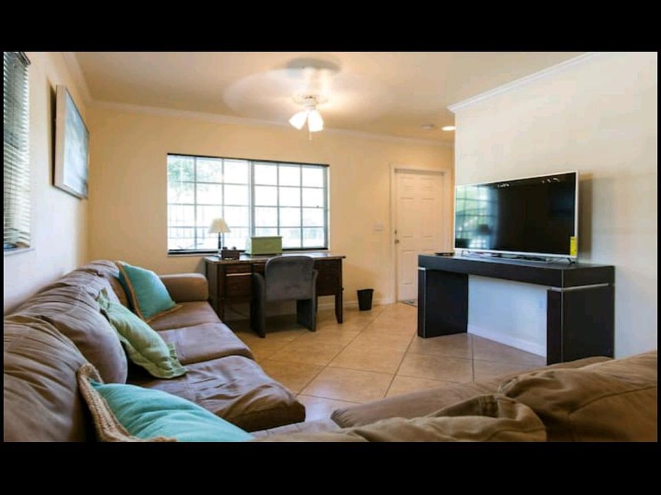 2nd image of 1000 Palm Trl #33483