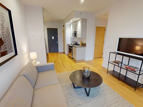 3rd image of 550 W 54th St #543