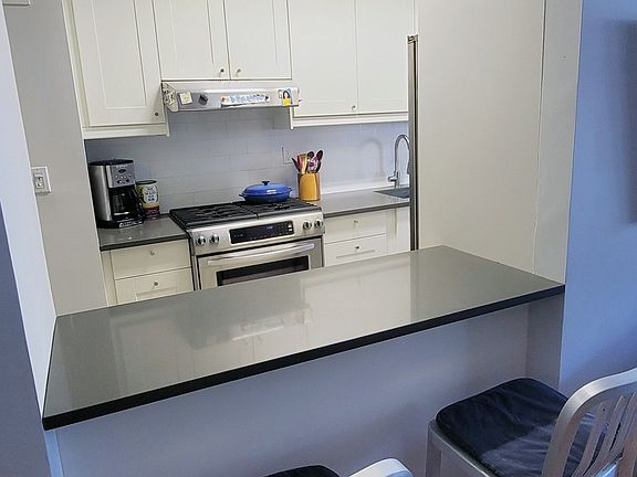 4th image of 191 Willoughby St APT 3-L