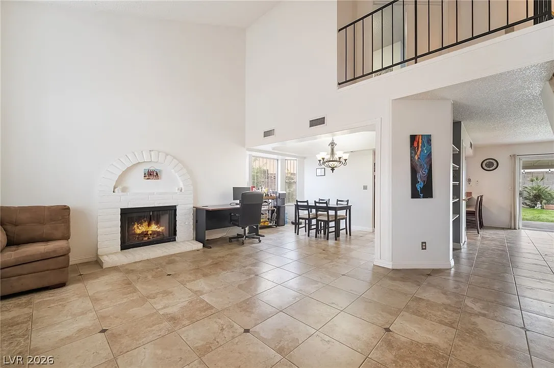 4 bed, 3.0 bath, 1980 sqft, $2,695 — Photo 2