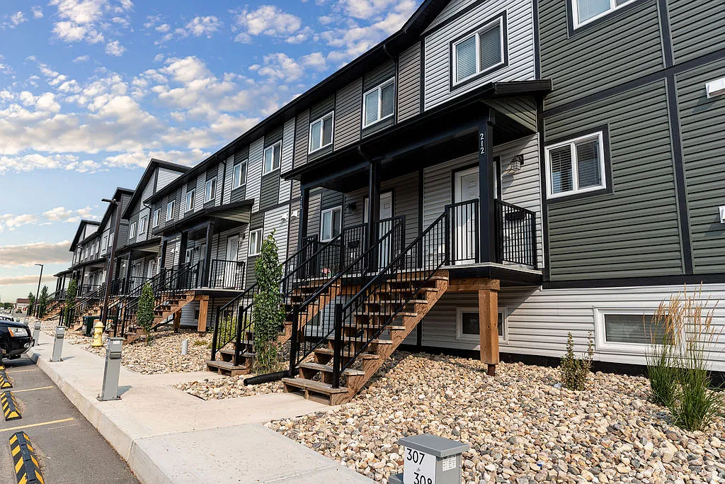 Hawkstone Estates — Photo 4