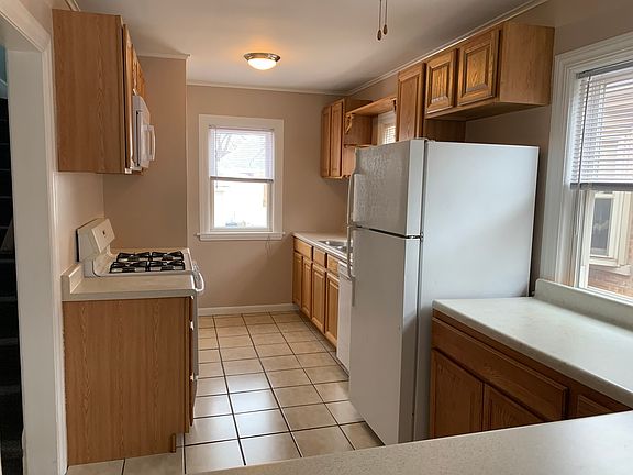 5th image of 9522 S Avers Ave