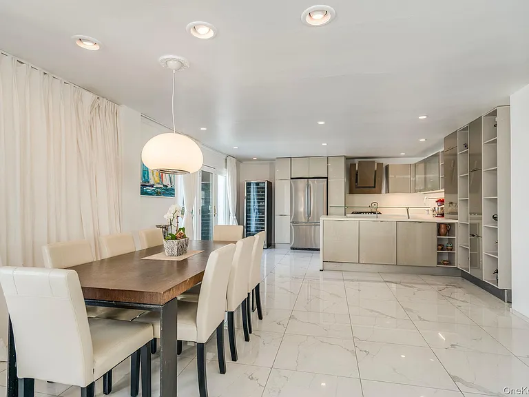 10 Beach Hill Dr — Photo 13