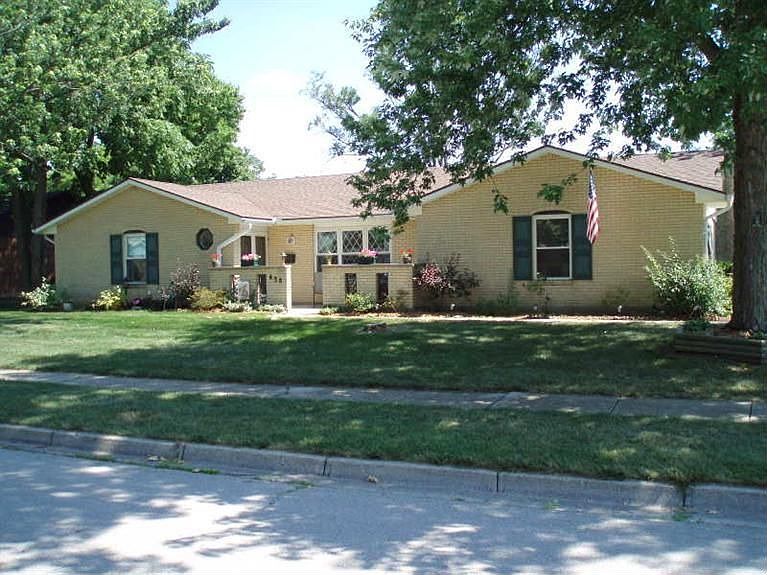 1st image of 438 Nies Ave
