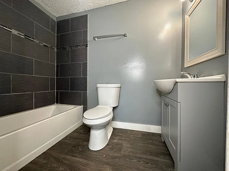 1106 Esplanade St #2 — Photo 1