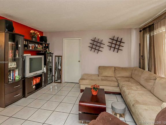 4th image of 10831 NW 29th Ct