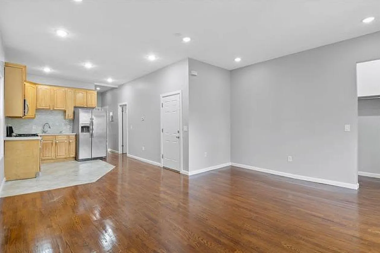 3 bed, 1.0 bath, $2,500 — Photo 3