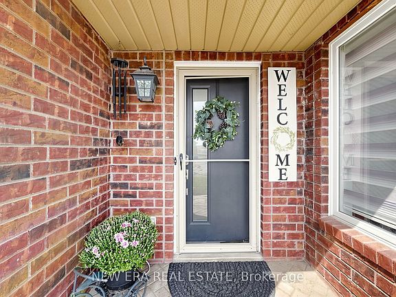 3rd image of 30 Harrogate Ct