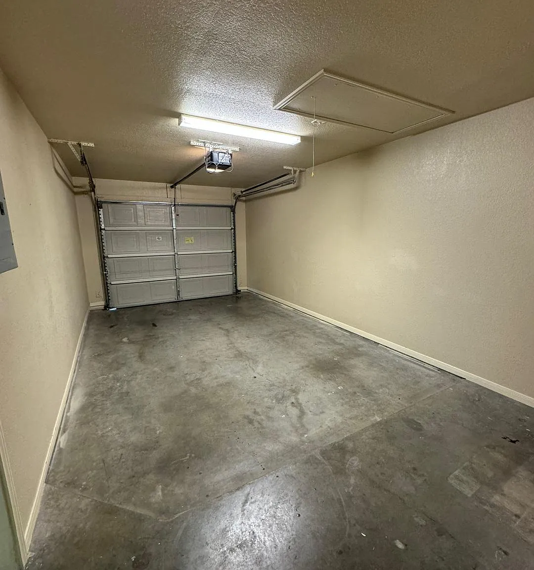 3 bed, 1171 sqft, $1,300 — Photo 3