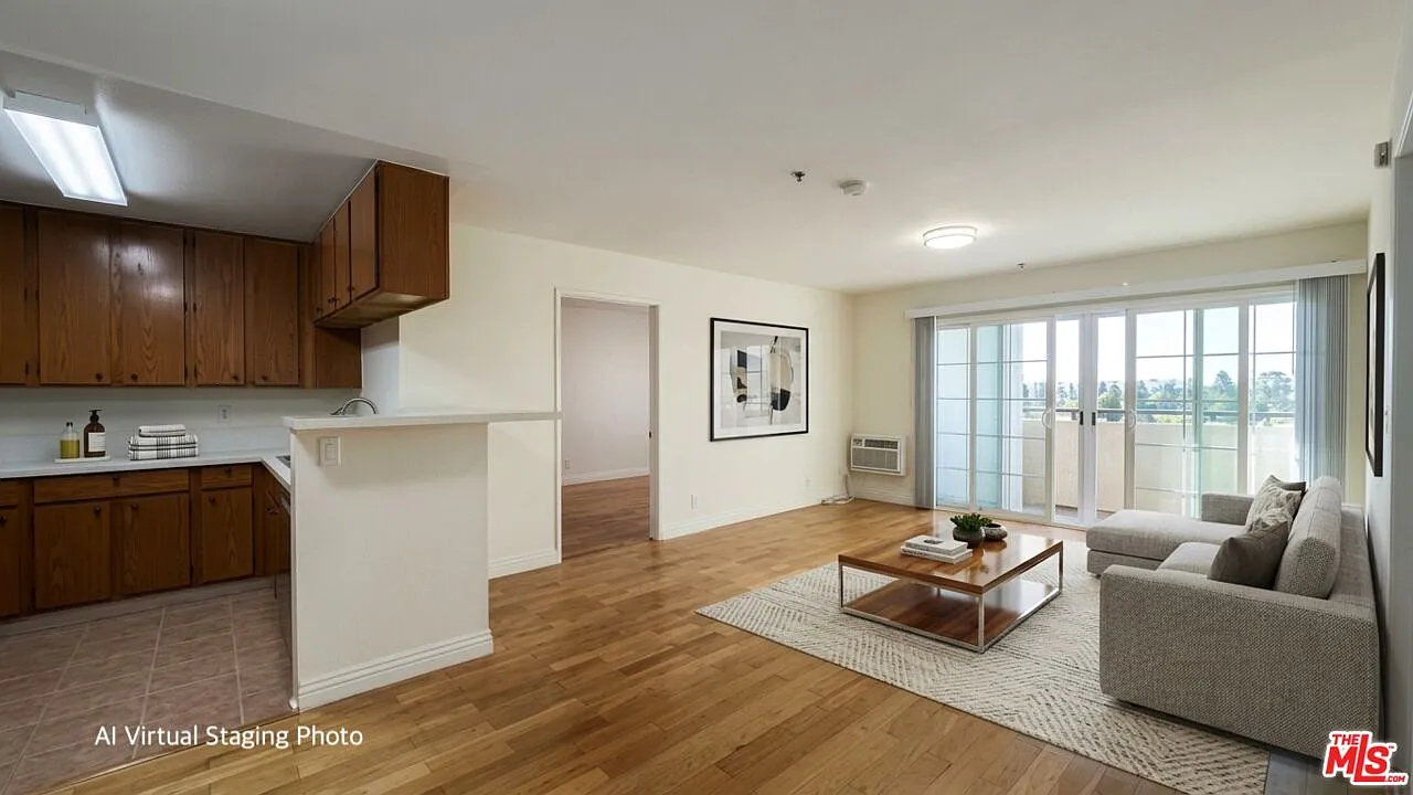 1212 Arapahoe St — Photo 2