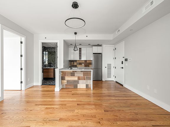 3rd image of 2112 Avenue P #204