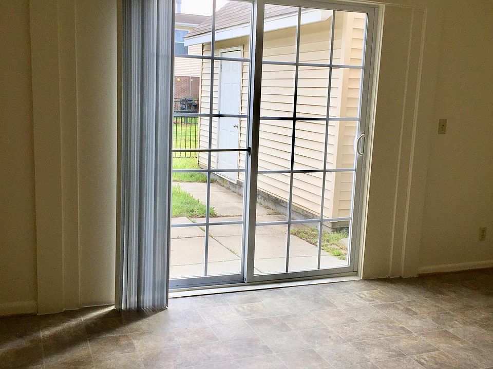 1st image of 8268 Oconnor Cres