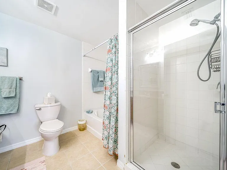 250 NE 3rd Ave #1502 — Photo 16