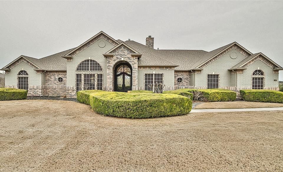 1st image of 153 Pinnacle Peak Ln